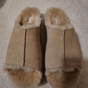 UGG Greenport Tan Shearling Women's Slide Slippers